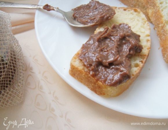 Намазываем пасту на хлеб или тосты и с удовольствием и чаем кушаем!
