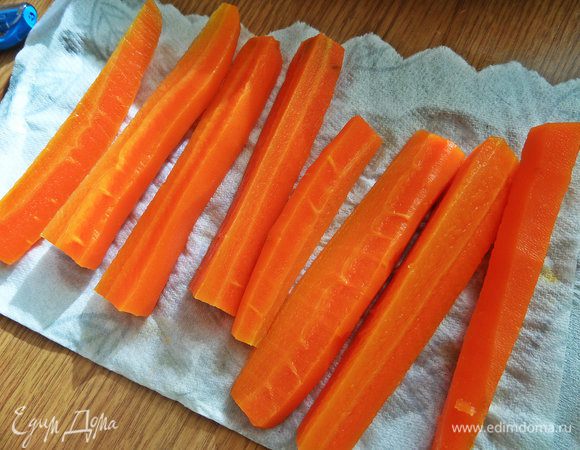 Вынимаем на салфетку.