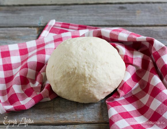 Вымесите однородное эластичное тесто.