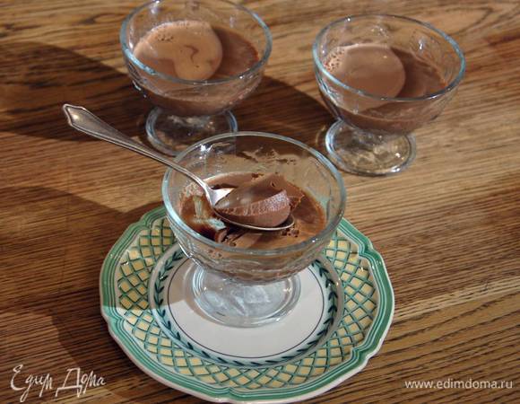 Отправить желе в холодильник на пару часов.