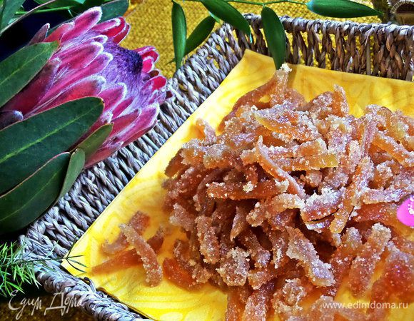 Лакомимся или используем в десерты и выпечку (штоллены, куличи, пасха).