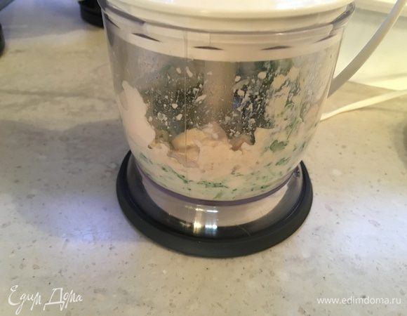 Если делаем соус-заправку, то смешиваем все ингредиенты по тому же принципу, что и в 1 шаге. Готовый соус на столько вкусен, что можно просто намазать на гренку и бутерброд готов!