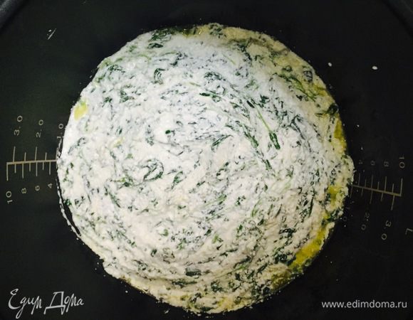 Выложите творожную массу в мультирварку и поставьте на режим выпечка/запекание на 45-50 минут (я ставила на 50). Запеканка готова, приятного аппетита!