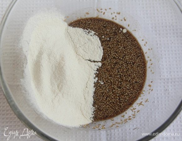 Добавить муку.