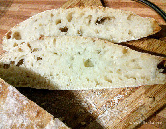 Нарезать тонкими ломтиками и подавать с кусочками свежего хлеба вот к примеру http://www.edimdoma.ru/retsepty/79594-belyy-hleb-chiabatta