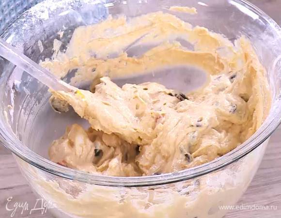 Шоколад добавить в тесто и перемешать.