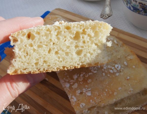 Оба варианта оказались хороши. Но те, которые расстаивались при комнатной температуре — более пористые и мягкие.
Приятного аппетита! И удачных экспериментов!!!