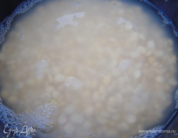Горох замочить на 4 часа, можно на ночь.