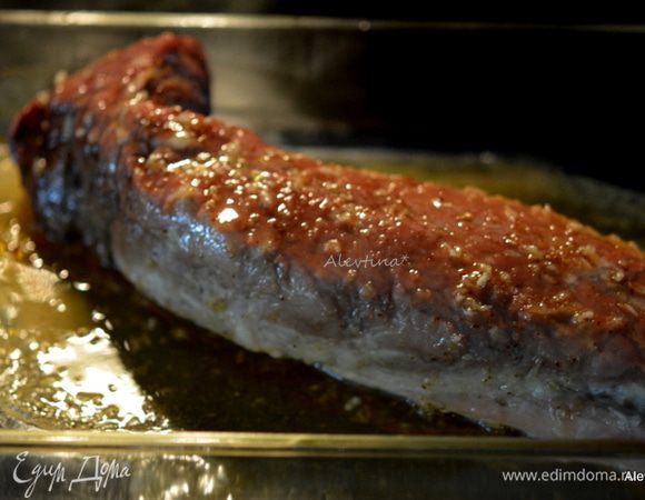 Достать свинину полить частью глазури и вернуть в духовку на 15 мин.