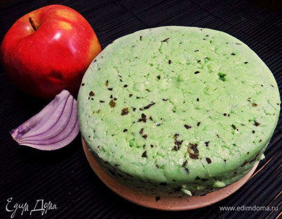 Сыр покупной, ручной работы, у нас много видов продают, на этот раз сыр с базиликом.