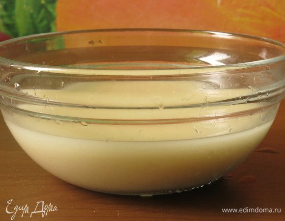 Ставим жидкости на расслаивание на 12-24 часа, сливаем верхнюю фракцию — квас, осадок используем для заваривания киселя, квас пьем.