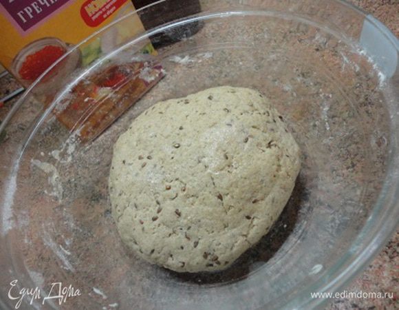 Замешиваем тесто, накрываем и оставляем для подъема. Мне на этот раз понадобился час.