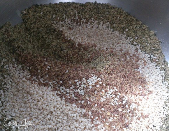 Смешать все сухие ингредиенты.