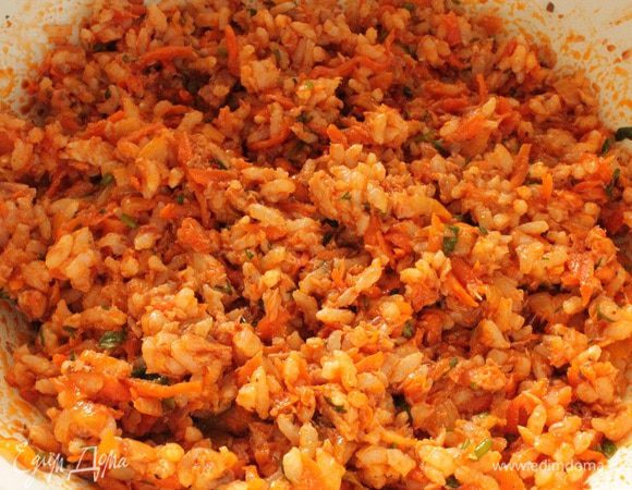 Перемешать, если надо, посолить по вкусу и дать настояться закуске минут 20.