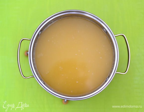 Через 30 минут после начала варки гороха.