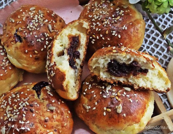 А вот они в разломе! На маленькую чашечку кофе хватит и половинки.