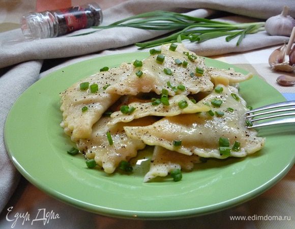 Достаем и слегка поливаем оливковым маслом. Подаем к столу, посыпав перцем и зеленью. Приятного аппетита!!!