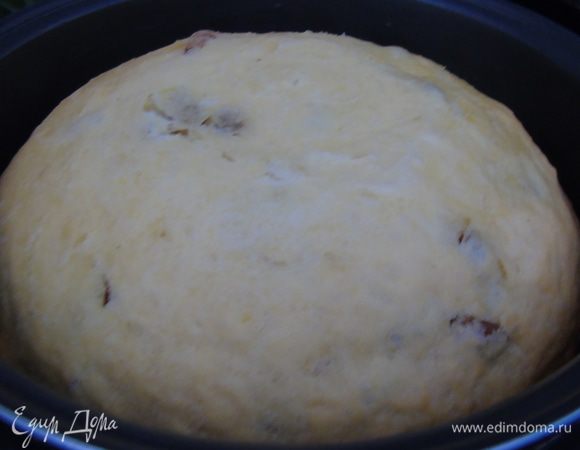 Включаем сначала мультиварку на 10 минут на режим "Подогрев", а затем режим "Выпечка" на 1 час 30 минут.