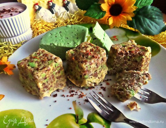 Омлетные кубики сытные, вполне хватает одного на завтрак, мужчине-парочка.