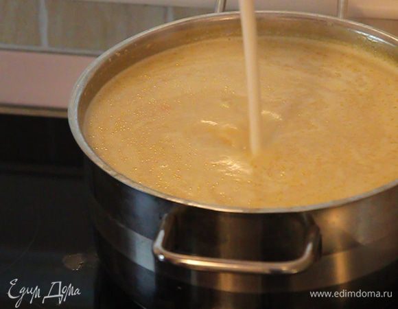 Выливаем остаток наших сливок – 50 г. Перемешиваем еще раз.