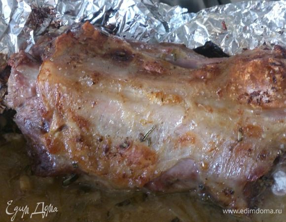 Открыть фольгу и запекать еще 45 минут.