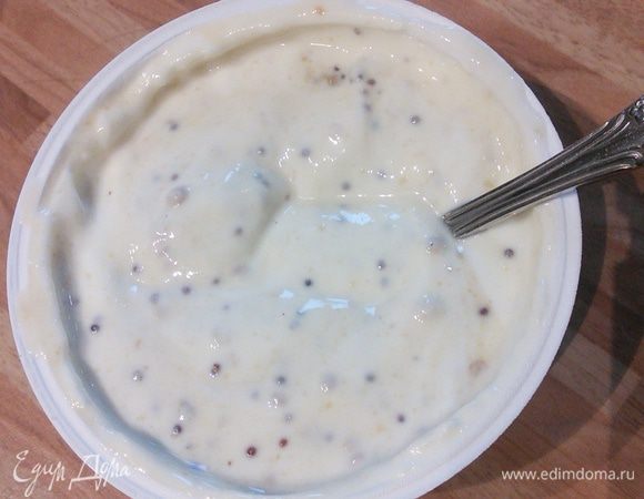 Смешать все ингредиенты для соуса. 