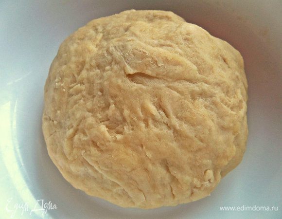 Накрываем колобок теста и уносим в тепло на 1-1,5 ч.