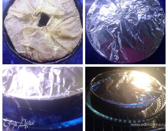 Закрываем всю поверхность пирога свисающими концами мяса (расстроившись, забыла сделать фото). Но у меня была бумага длиннее мяса, я и закрыла ею пустоты.
Сверху накрыть плотно фольгой.
Выпекать будем пирог на водяной бане в разогретой до 190°C духовке 1,5 часа. В форму большего размера поместить форму с "кексом" и налить в нее воду, так, чтобы она доходила до половины формы с "кексом". В любом случае надо ориентироваться по своей духовке и при необходимости доливать воды в форму.
Минут за 10 до конца выпекания, фольгу снять и дать зарумяниться пирогу сверху.