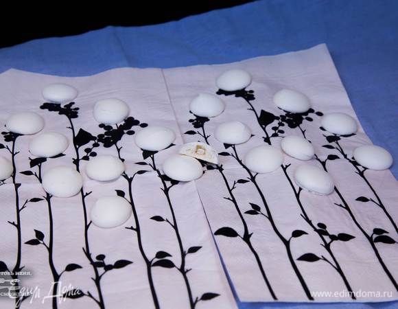 Хранить в герметичном контейнере.