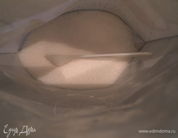 Сахзам — смесь подсластителей на основе эритритола и стевии.