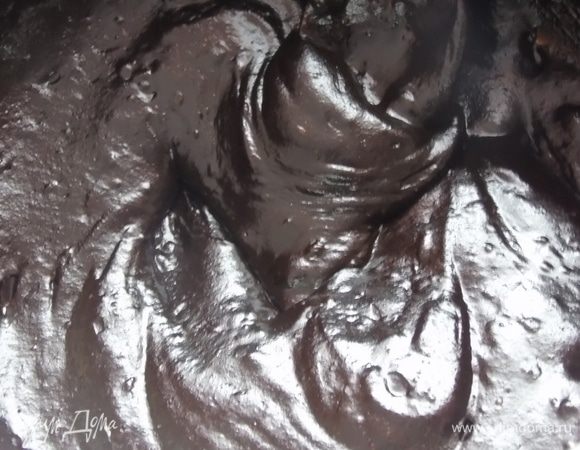 Какао смешать с содой, солью, сахаром и  водой, поставить на огонь и довести до кипения. Остудить.