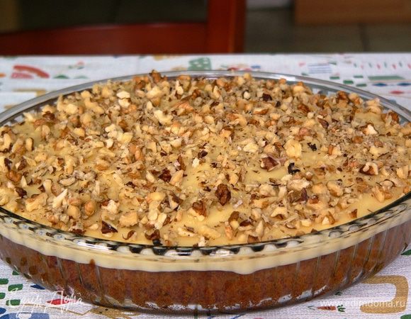 По желанию, украшаем крем рублеными грецкими орехами.