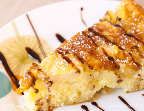 Подаем наш яблочный пирог «Невесомость» — к столу теплым. Но даже остывший – он остается таким же вкусным и нежным. Так что можете смело брать его на пикник.

Приятного вам аппетита.