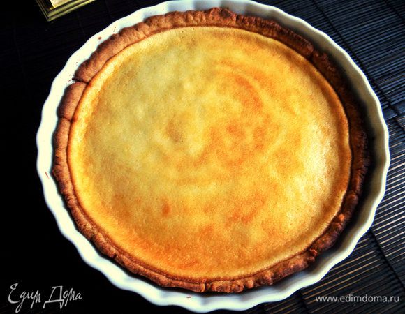 Выпекать еще минут 20-25, пока начинка не начнет пружинить при нажатии.