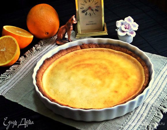 Остужаем полностью и только тогда ставим на стол. Лучше прямо в форме, так как корж не терпит переноса,капризный и нежный, но вкусный!