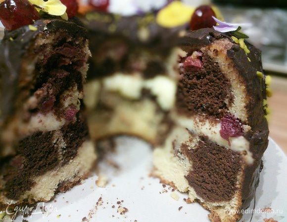 А вот и разрез со своей "нескучной" внутренней жизнью)). Приятного аппетита! 