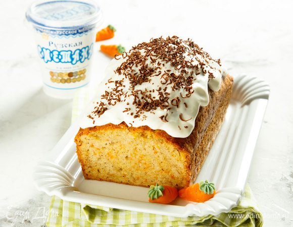 Нанести крем на полностью остывший кекс. По желанию посыпать шоколадной стружкой.
Приятного аппетита!