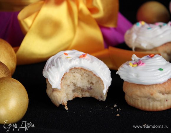 А вот какие куличики внутри. Угощайтесь на здоровье! Приятного эстетического наслаждения и приятного аппетита! Светлой Пасхи! Будьте здоровы!