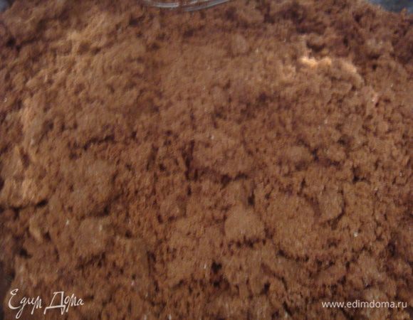 Получается масляно-мучная крошка.