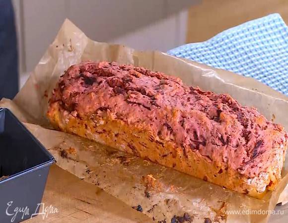 Выпекать пирог в разогретой духовке 30 минут.