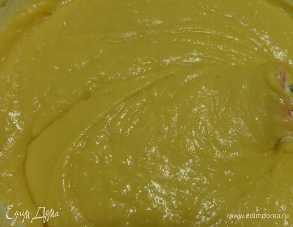 Влить опару и всыпать половину нормы муки. Дать подойти тесту. На это уйдет часа полтора и тесто увеличится в объеме вдвое!