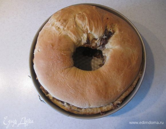 Готовому райндлингу дать остыть некоторое время прямо в форме.