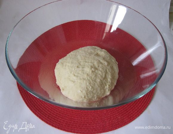Замесить тесто.