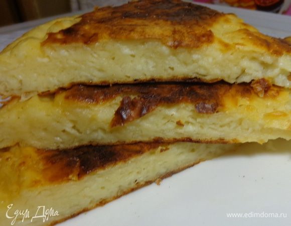 Приятного аппетита!
На вкус, конечно, это скорее оладьи с сыром, но ВКУСНО! И главное — быстро!