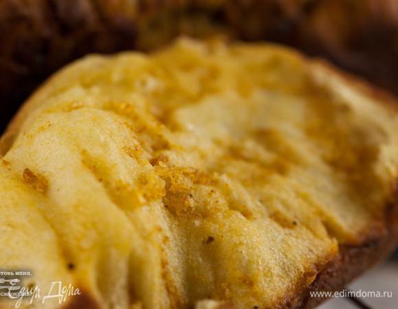 Разогреть духовку до 180°C. Выпекать хлеб 30-35 минут. Полностью дать остыть на решетке.