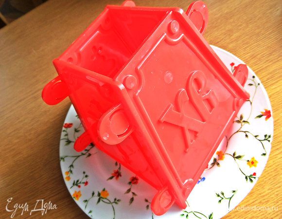 Такое количество продуктов идеально подошло вот в такую пасочницу.