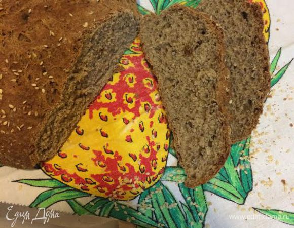 Хлеб с хрустящей корочкой и нежным мякишем готов!