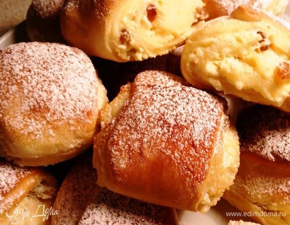 Пробовала я и с творожной начинкой! Все таки яблочная самая лучшая :)