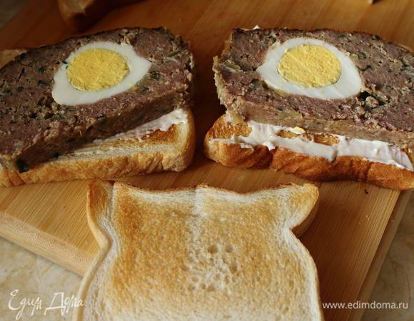 Оказалось, это был еще и день кулинара.
То-то мне эти сендвичи так улыбались! :)