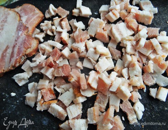 Покрошить мелко.